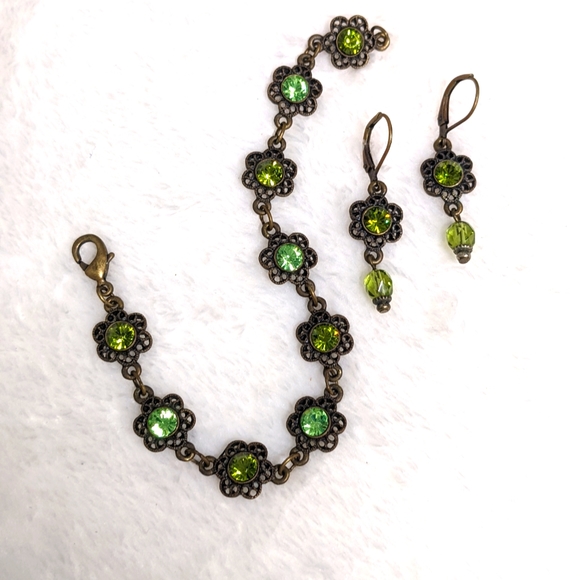 Jewelry - Vintage Antiqued Goldtone & Green Crystal Bracelet/Earrings